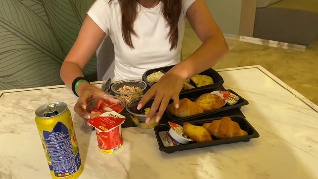 Проход в Бизнес-зал в аэропорту Шарджи всего за 415 рублей смотреть онлайн