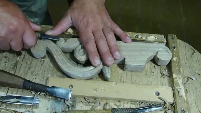 Кронштейн для полочки под иконы. Резьба по дереву. Уроки. смотреть онлайн