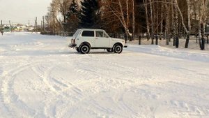 РАЗДАЮЩАЯ НИВА 4Х4