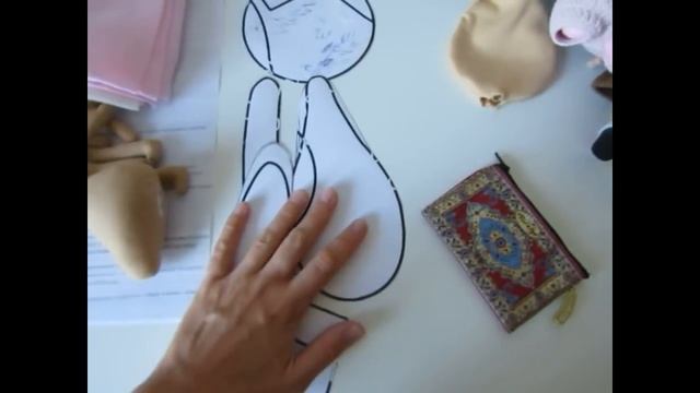 Рабочее место для создания кукол ручной работы. смотреть онлайн