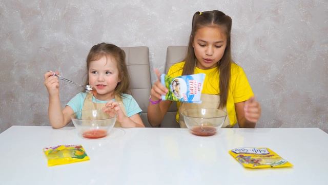 Новый ЧЕЛЛЕНДЖ! СЪЕДОБНЫЙ СЛАЙМ. Смотри КАК Софи и Мимилашка делали и ... ЕЛИ СЛАЙМЫ.
