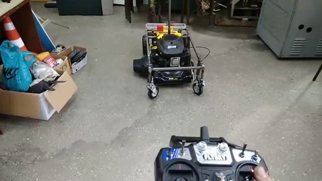 Газонокосилка с дистанционным пультом управления смотреть онлайн