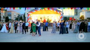 ВЫПУСКНИКИ БЛАГОДАРЯТ РОДИТЕЛЕЙ НА ВЫПУСКНОМ 2019