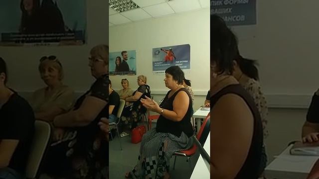 Марина Мещерякова окучивает бабушек в пирамиду Кэшберри смотреть онлайн