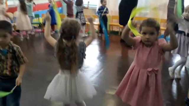 8 МАРТА Утренник в детском саду у Лизы/LizaViktoria sisters