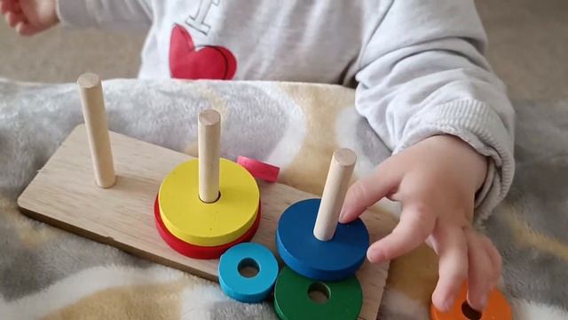 Іграшки для наймолодших/ Дерев'яна пірамідка/ 66795 смотреть онлайн