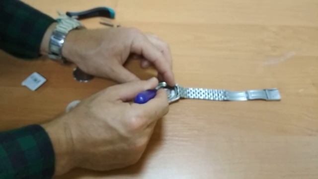 Какая батарейка в часах Casio mtp 1222 ? Замена батарейки