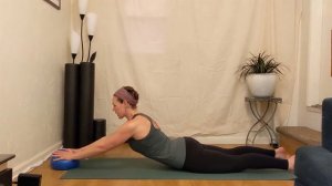 20 MIN. PILATES WORKOUT WITH MINI BALL