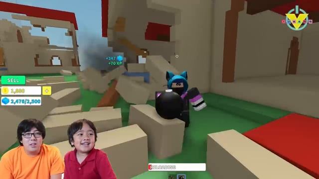 Ryan and Daddy destroy the entire city on Roblox! смотреть онлайн