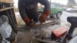 Установка газовых упоров на капот ВАЗ 21214