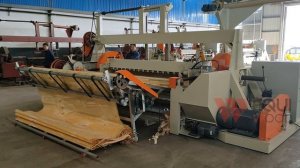 Лущильный станок для тонкого шпона с механическими шпинделями и укладчиком