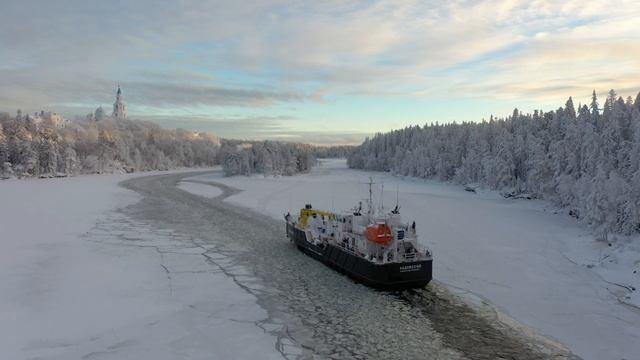 т/х "Ладожский" подходит к о. Валаам. Монастырская бухта. смотреть онлайн