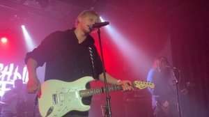 Всё у нас будет. Красный свет