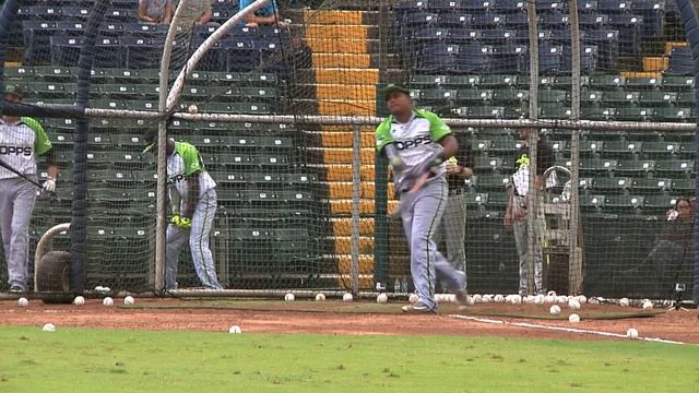 Santis Sanchez HIT2 Topps16