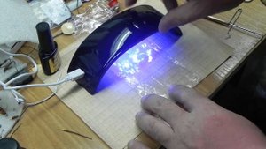 LED лампа для досушки мушек из УФ лака.