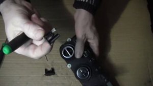 Кнопки ! Volkswagen Passat В6  Блок климат контроля , как снять кнопки на крутилках ?