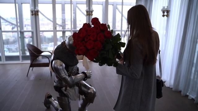 Предложение выйти замуж в рыцарских доспехах смотреть онлайн