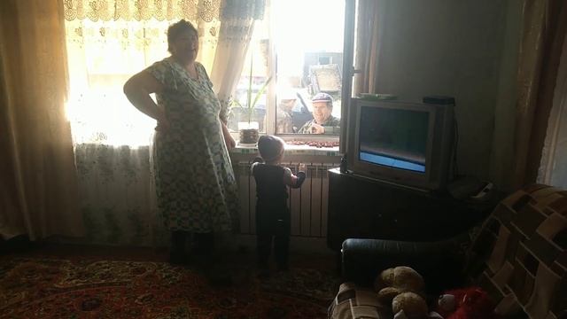 Продаем жигули, ремонт крыши, побелка сарая.