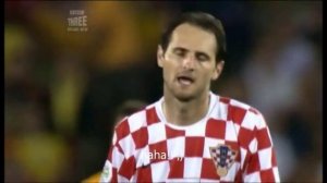 Судья дал 3 желтых карточки футболисту