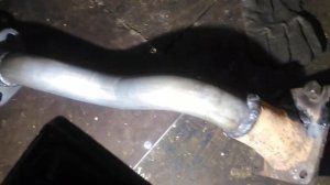 Сорвал шпильки выпускного коллектора- есть выход без сверления и сварки!