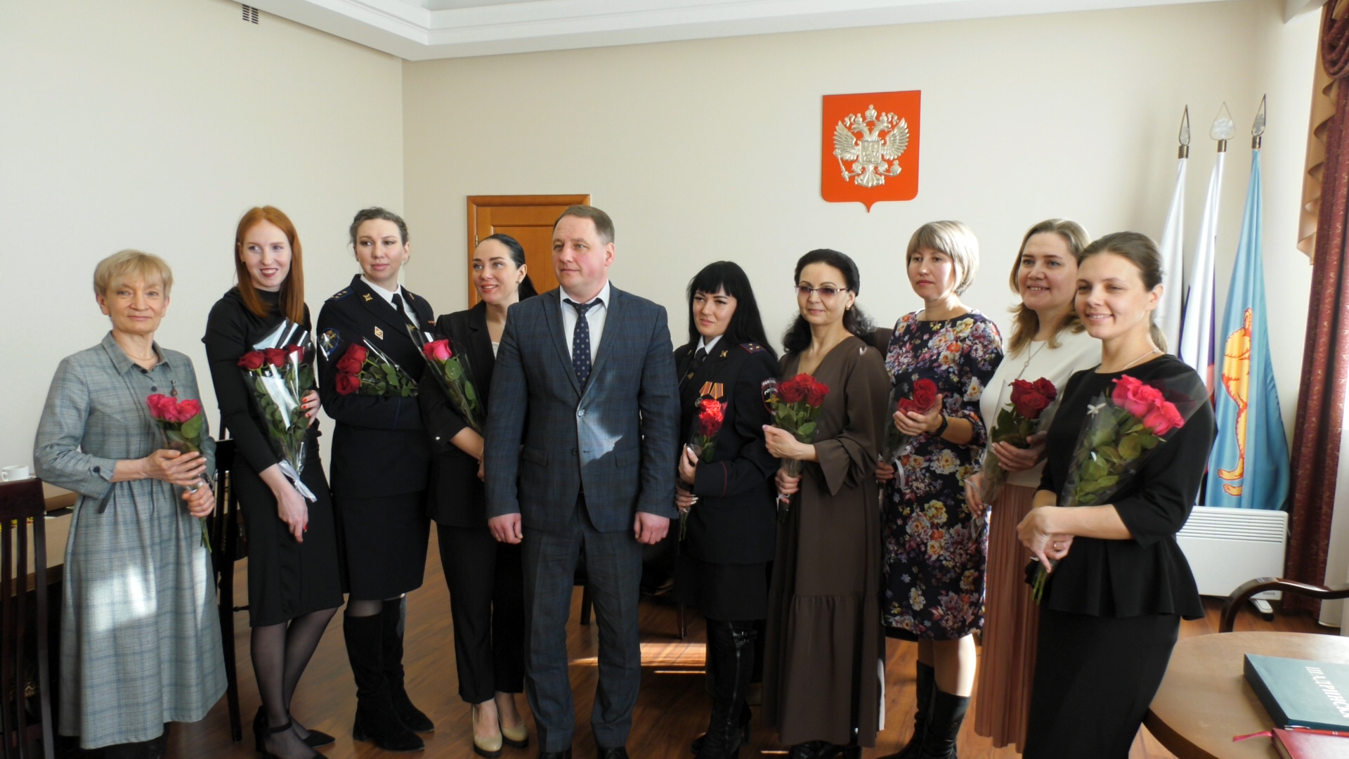 Глава города Антон Мокан встретился с неравнодушными и активными жительницами Шадринска (2024-03-12)