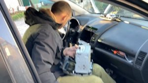 Как установить AUX выход для Mazda