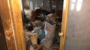 Телезрители бьют тревогу: мусорная свалка в благоустроенной квартире