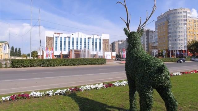 Зелёные фигуры (садовые и парковые топиарии). Тюмень смотреть онлайн