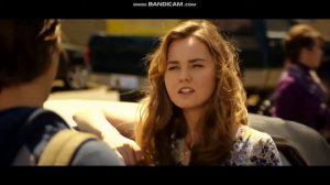 Лучшее во мне. Девушка флиртует с парнем