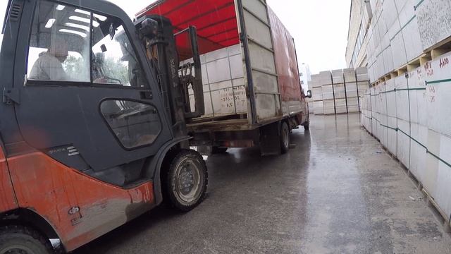 Загрузка поддона газобетона в газель смотреть онлайн