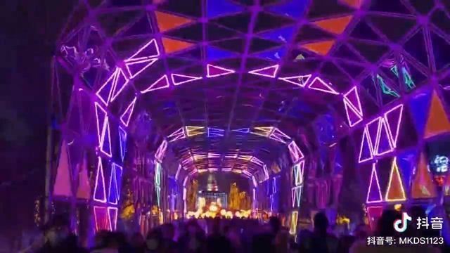 2022, January, Winter night, Urumqi city, Xinjiang, China смотреть онлайн