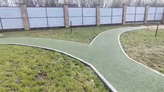 Резиновое бесшовное покрытие для двора частного дома смотреть онлайн