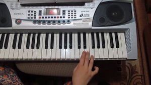 Весна на Заречной улице  на синтезаторе