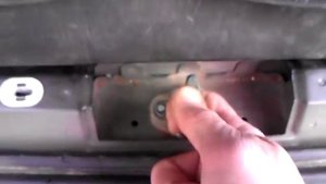 Причина дребезга 5й двери subaru forester sg5