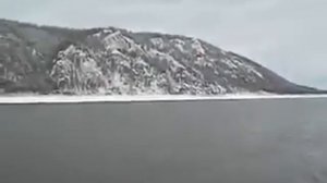Загрезняет реку Лена