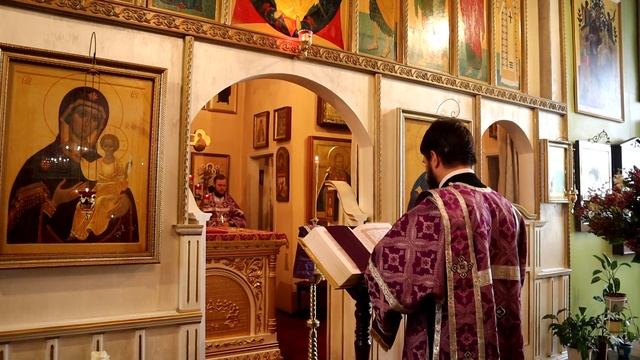 Всенощное бдение и Литургия в день. Происхожде́ние Древ Креста́ Госпо́дня. 12 и 14 августа 2019 г. смотреть онлайн