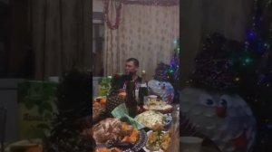 Цветёт калина в поле у ручья