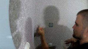 Точная подрезка обоев. Как заделать отверстие подрозетника.