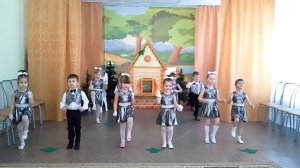 танец "Веселый каблучок" в Тындинской  Белоснежке