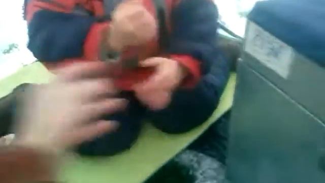 младшой первый раз на зимней рыбалке смотреть онлайн