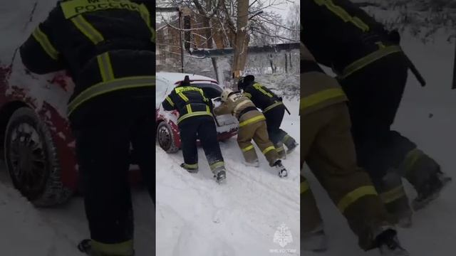 Помощь на дорогах от #МЧС_Смоленск