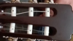 Как поменять струны на классической гитаре (струны HANNABACH)