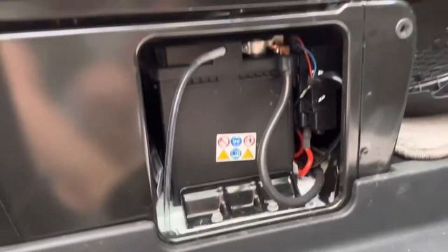 Расположение аккумулятора mercedes w447 v класс смотреть онлайн