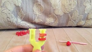 Как плести из резинок вишенки?