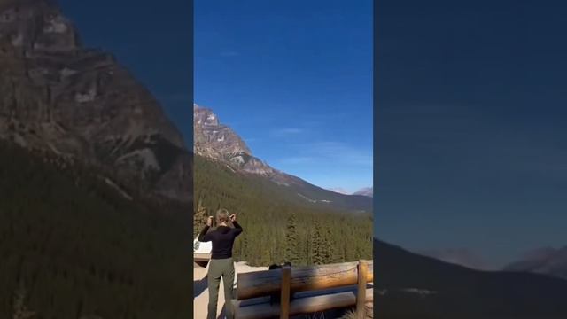 Exploring lake Moraine in banff! Watch my whole #banff #vlog