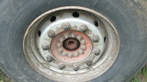 Дальнобой на Volvo VNL. Замена подшипника на прицепе. Часть 8