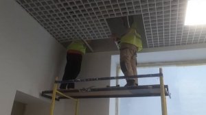 сделать отверстие по потолком демонтаж грильято