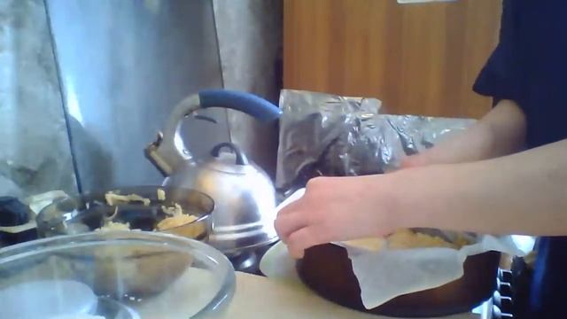 Печем домашний ХЛЕБ и НАСЫПНОЙ ПИРОГ смотреть онлайн