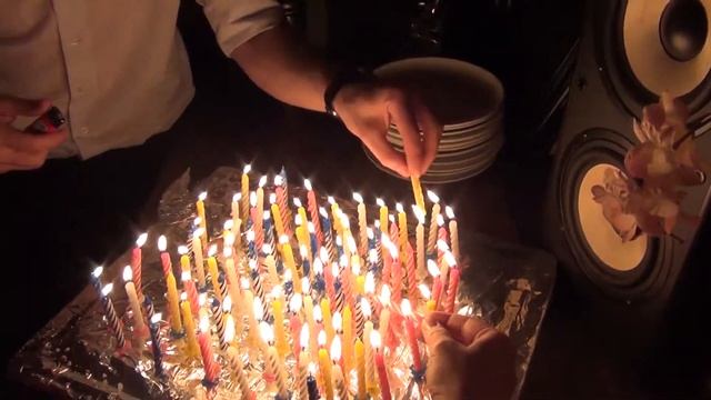 Юбилей, 95 лет. Как зажечь 95 свечей на торте. смотреть онлайн