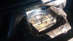 Причина почему сгнивает пол запасного колеса ВАЗ-2114-2115.